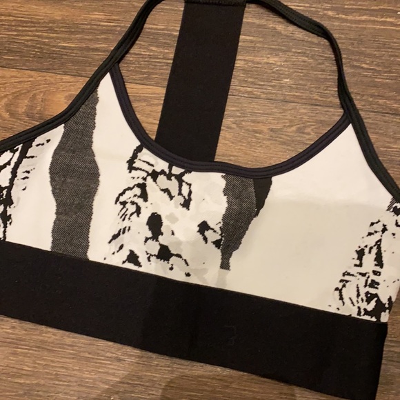 SportsBra - Picture 3 of 5